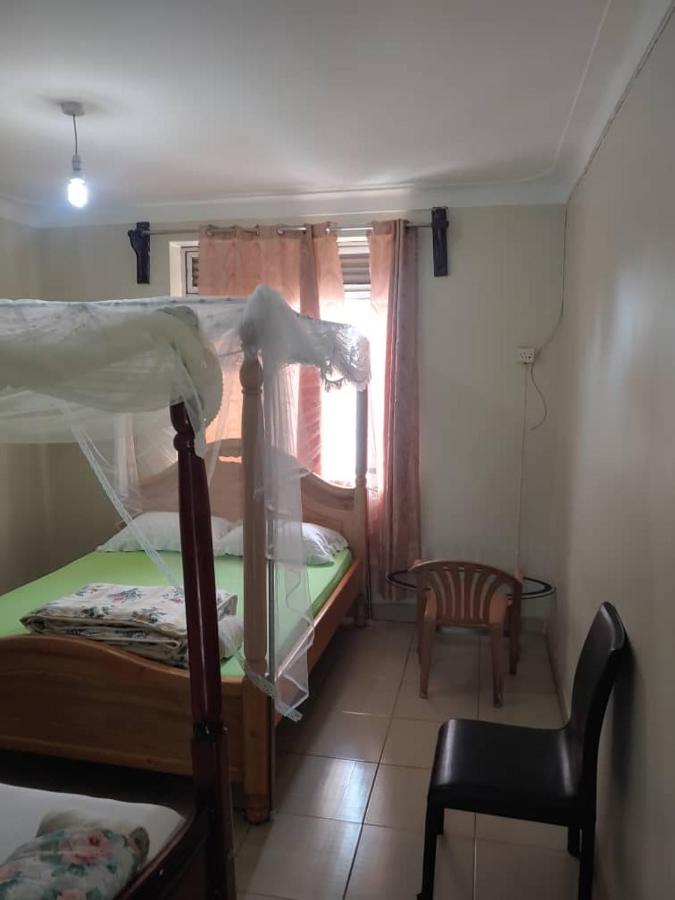 NEW AFRICAN VILLAGE Εντέμπε Εξωτερικό φωτογραφία